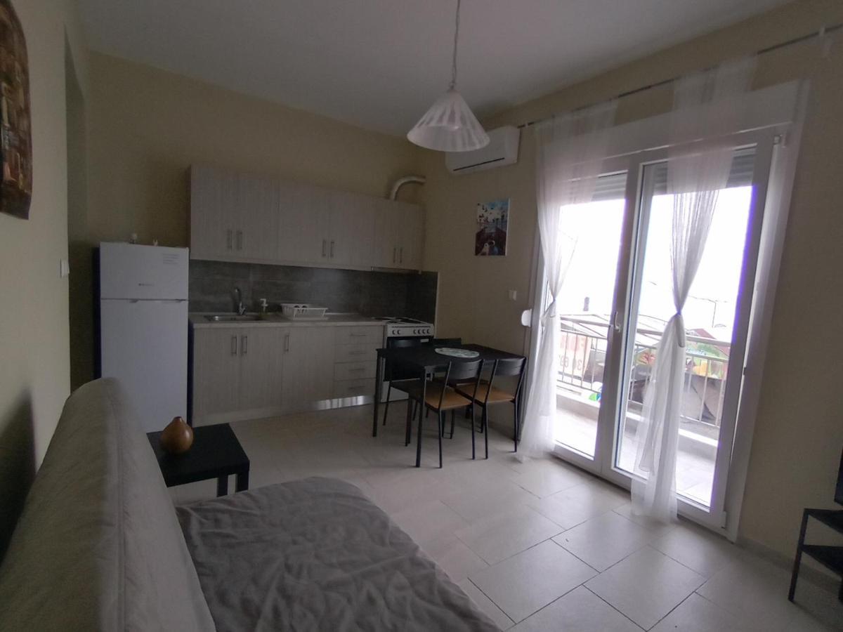 Katerina Apartment Nea Plagia Exterior photo